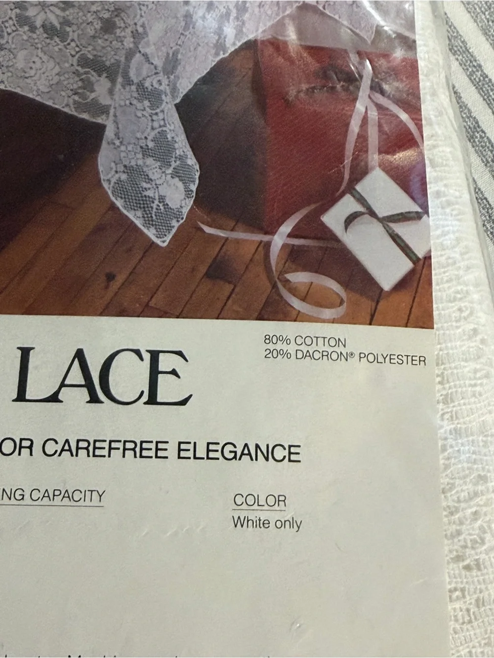 🆕NOS Quaker Lace Co vintage Yuletide Fantasy cotton blend tablecloth 102”x60”